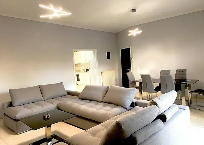 Spacious Condo In Athens