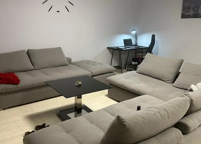 Spacious Condo In Athens